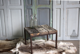 Sloophouten balken tafeltje (131138)..verkocht