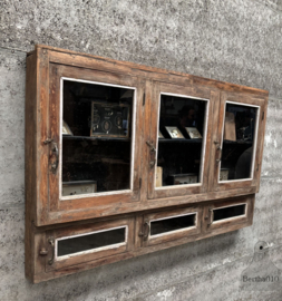 Antieke unieke houten hangvitrine uit de jaren 20 30 147729 verkocht