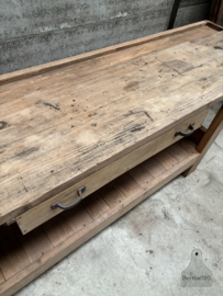 Lange oude eiken werkbank uit Frans atelier 147957 lengte 240 cm