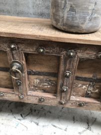 Oude Indiase sidetable (146017) 216 cm lengte (verkocht)