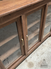 Set van 2 unieke jaren 30 vitrine winkelkasten 148092