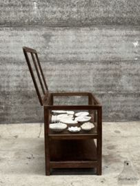 Antieke glazen museumvitrine 147693
