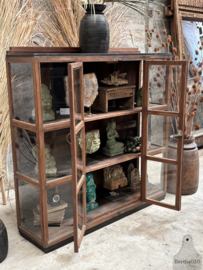 Antieke vitrinekast met rondom glas 148152