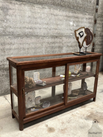 Houten winkelvitrine jaren 20/30 karaktervol en veelzijdig 147662 verkocht