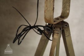 Oude lamp op statief (132369)..verkocht