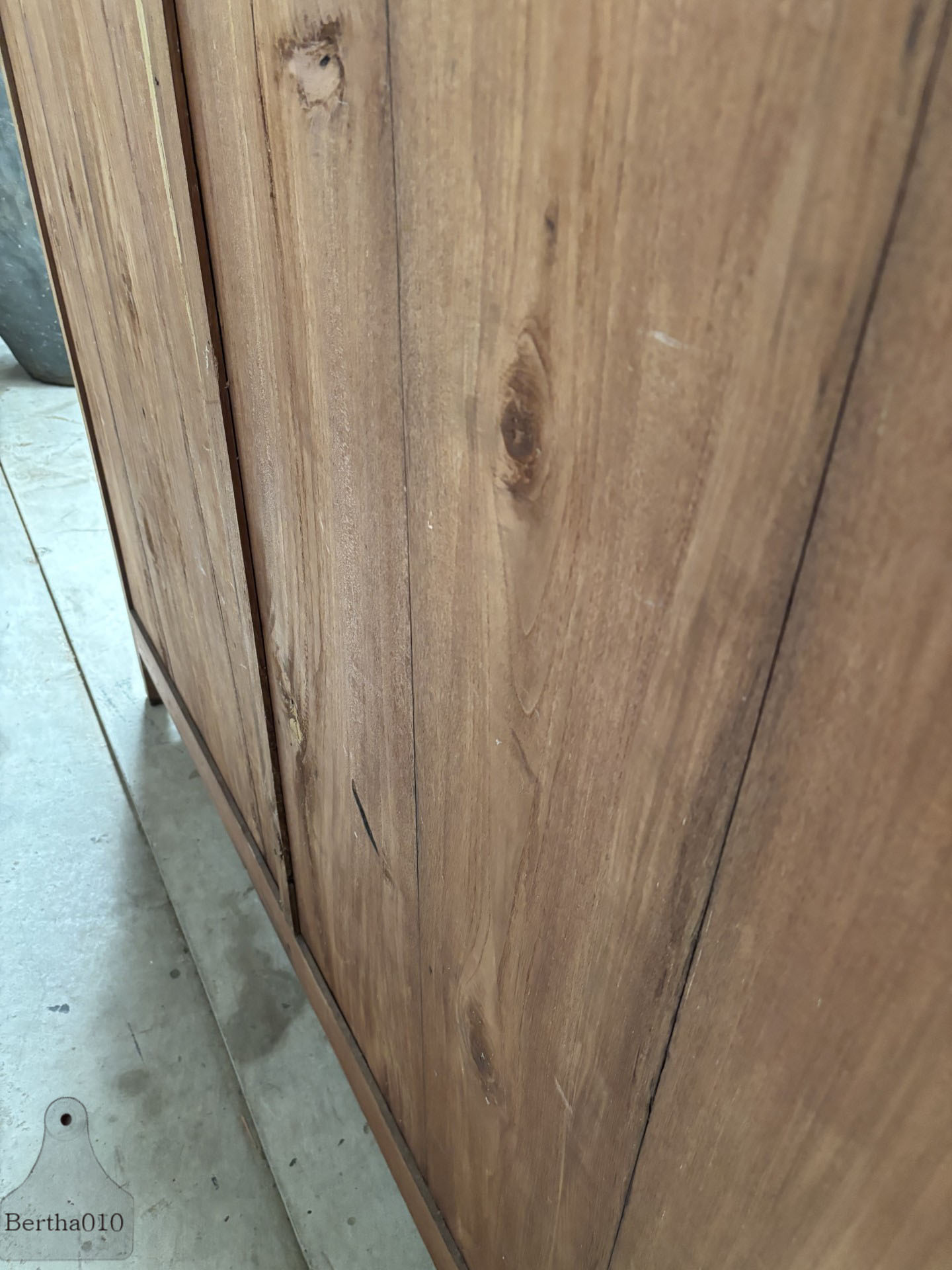 Functionele elegantie uit de jaren 20/30  eikenhouten schuifdeurkast  147610