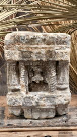 Tempel steen F 147189 altaar verkocht
