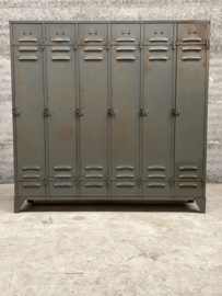 Oude 6-deurs locker (145418) verkocht