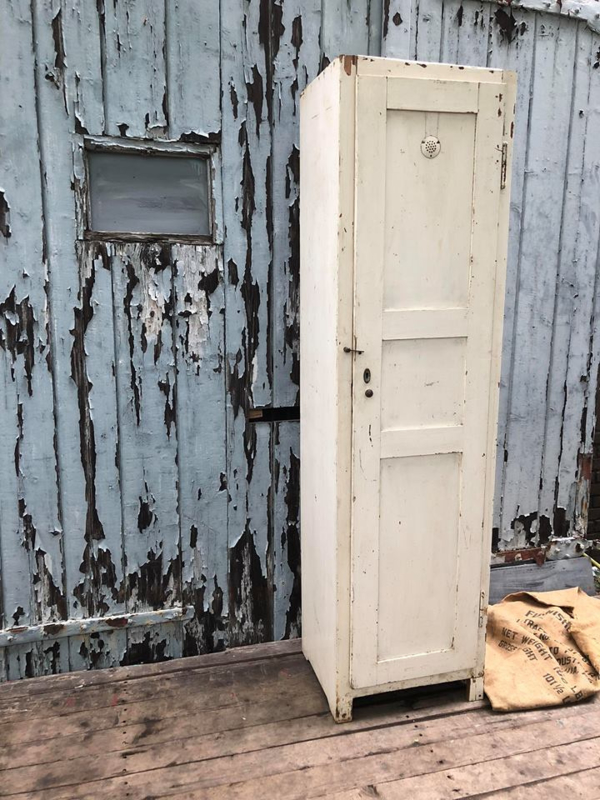 Oude locker hout (136736) verkocht
