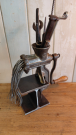 Oude vleesmolen - gereedschap - recycling - upcycling