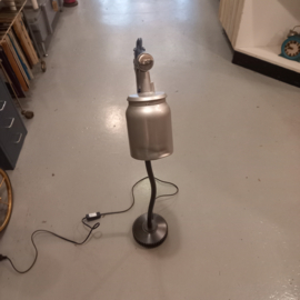Industriële verfspuit als lamp
