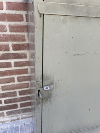 Vintage industrieel ijzeren werkplaatskast