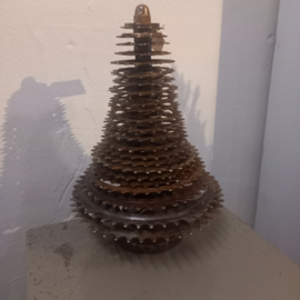 Kerstboom van oude fietstandwielen