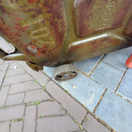 Tractor  van oude Jerrycan gemaakt