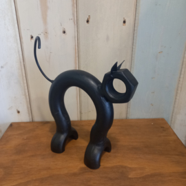 Metalen Poes gemaakt van oude D sluiting
