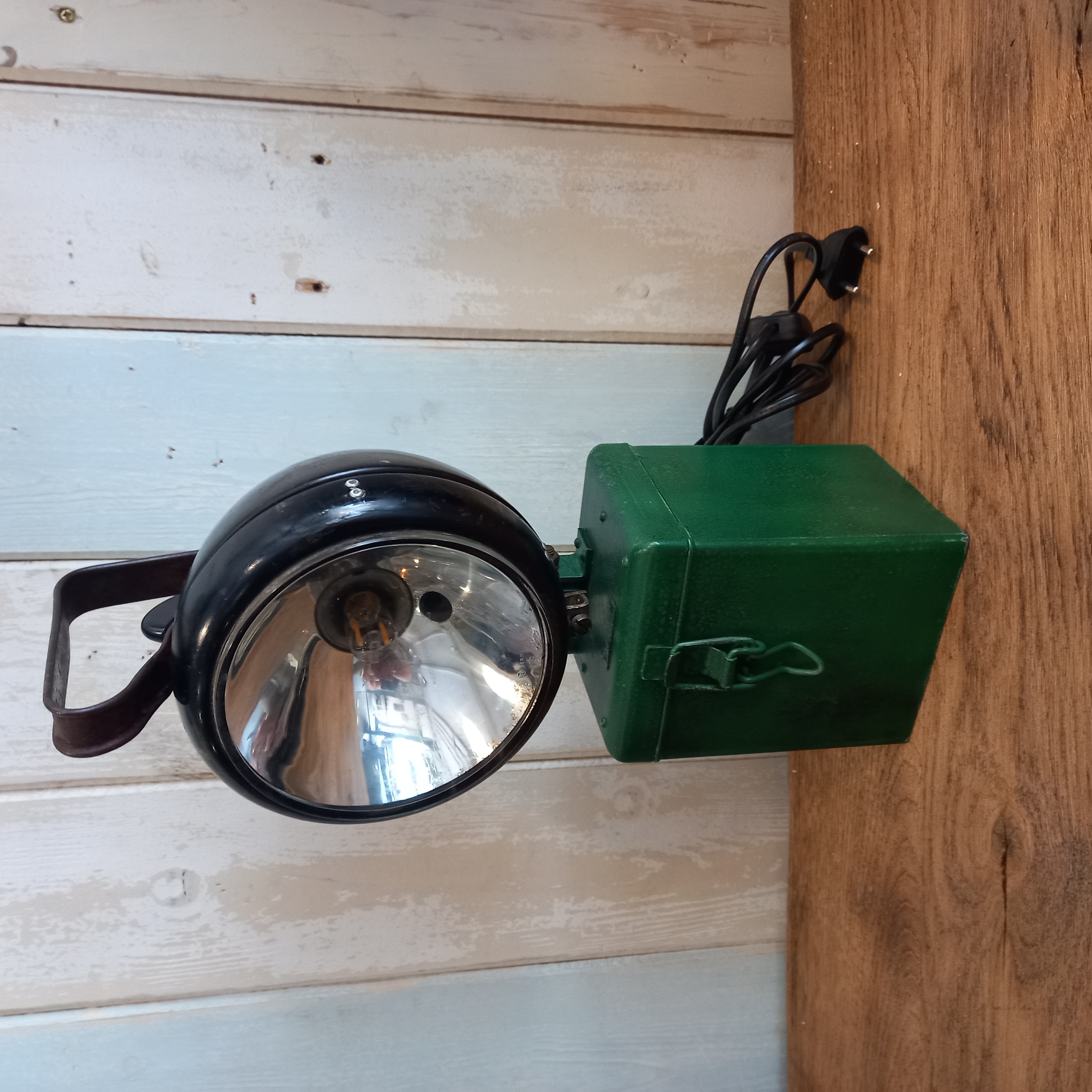 Oude batterijlamp