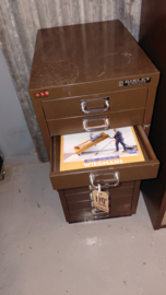 Vintage ijzerenladekast 10 lade's bruin