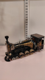 Locomotief gemaakt van oude Naaimachine.
