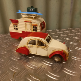 Blikken Citroën 2cv met caravan.