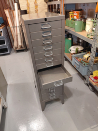 Vintage ijzerenladekast 15 lade