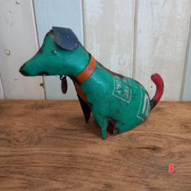 Hond van gerecycled blik Nr-8 of Nr-9