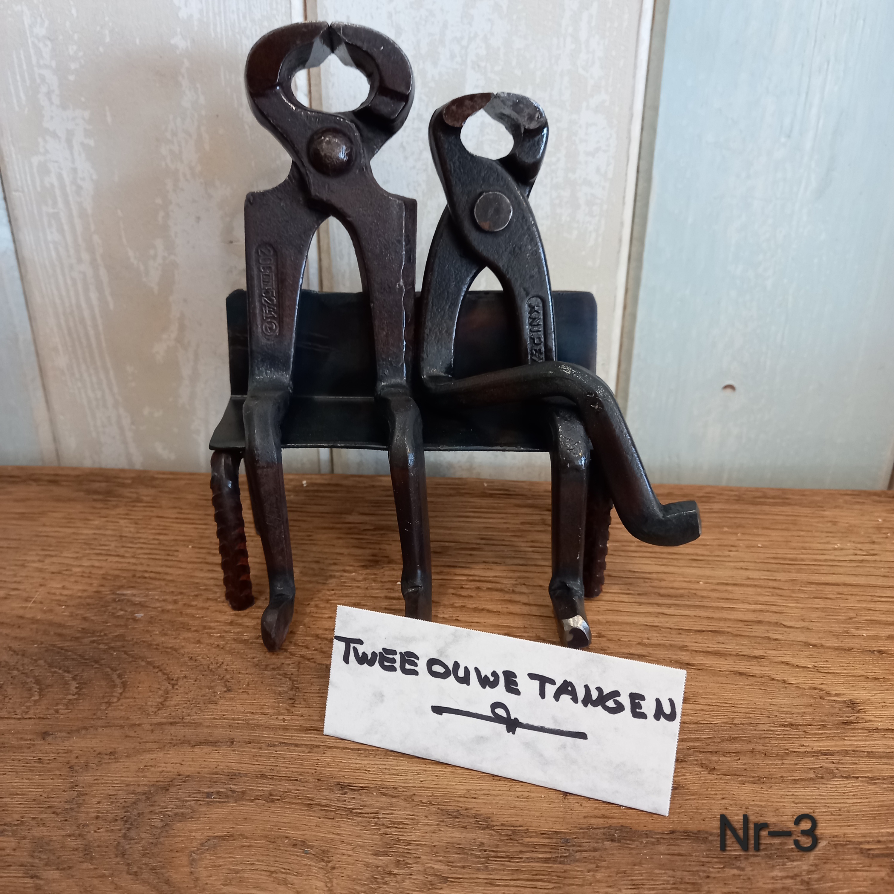 Twee ouwe tangen op een bankie Nr-3