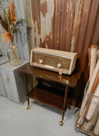 Vintage radio omgebouwd naar bluetooth