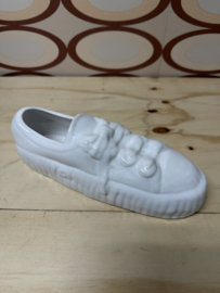 Vintage witte porceleinen tennisschoen - plantenpot