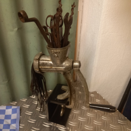 Gehakt molen met ijzer