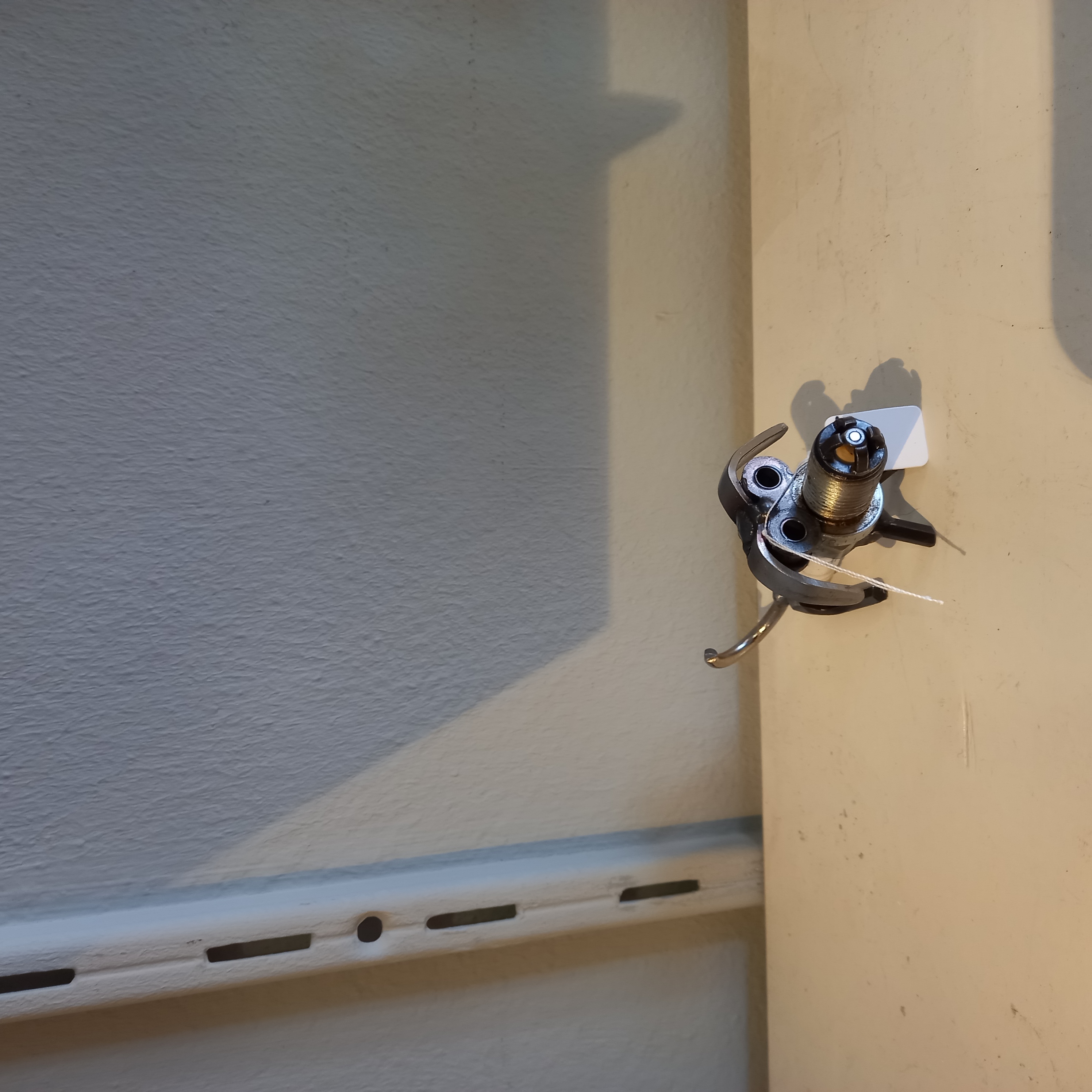 Hond gemaakt van o.a oude bougie.
