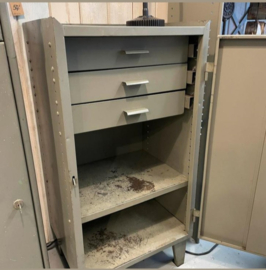 Vintage metalen werkplaatskast 60er jaren.
