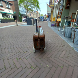 Tractor  van oude Jerrycan gemaakt