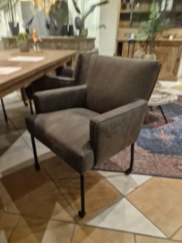 Set 4 eetkamerstoelen 2 x M en 2x L in Bull Forets