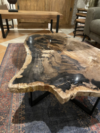 Versteend houten salontafel