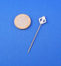 Lozenge pin