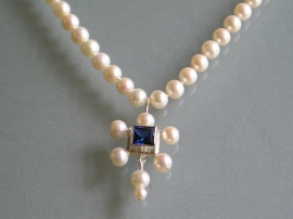 Necklace with pendant