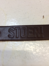 label -Stoer - Bruin