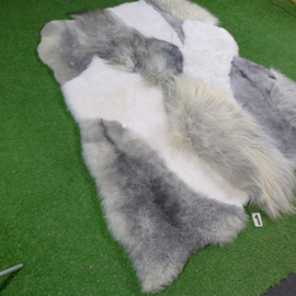 White & grey multi-layered sheepskin rug (200 x 140)