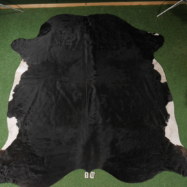 Black & white cowhide rug (265 x 250) XXL