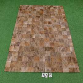 Gemeleerd patchwork kleed (185 x 125) Koehuid met anti slip.