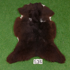 Dark brown sheepskin (110 x 80)