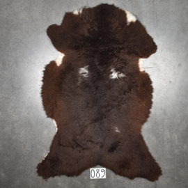 Dark brown sheepskin (110 x 80)