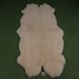 Wit kortharig schapenkleed (Quattro) 220 x 120 natuurlijke vormen.