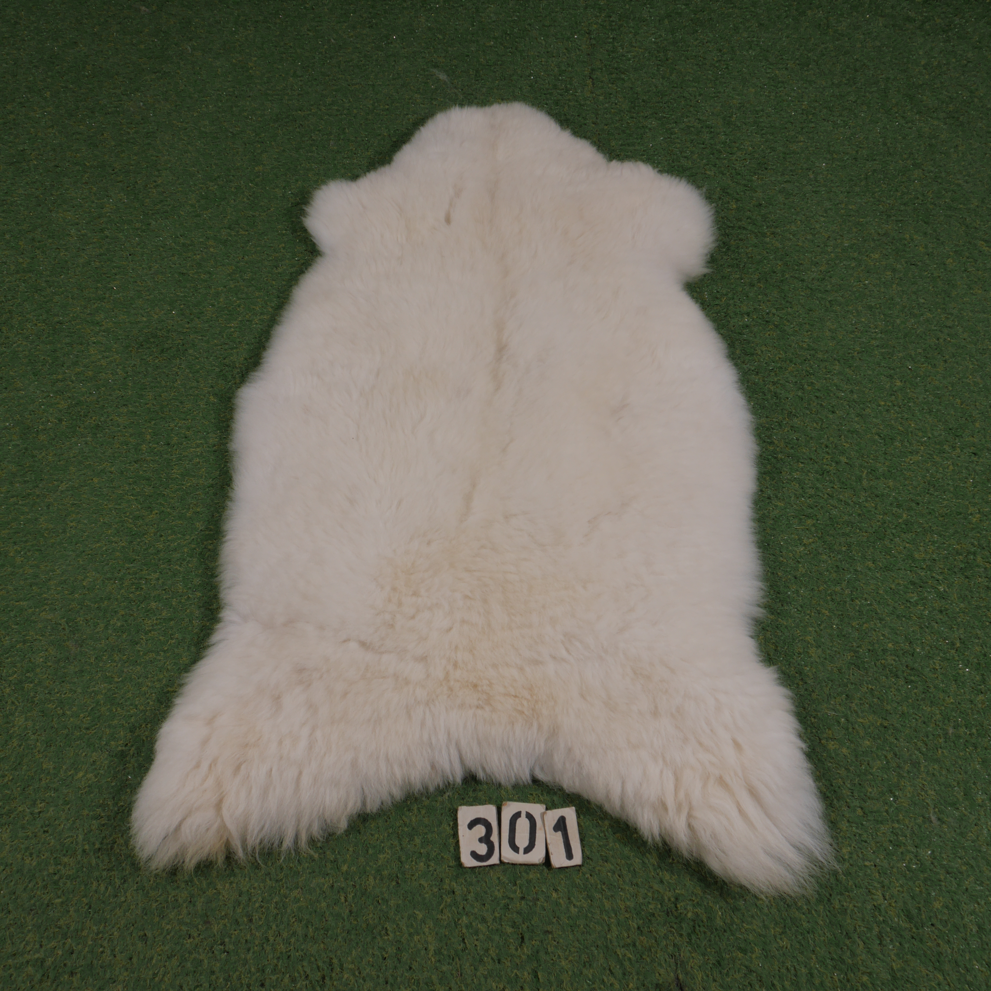 Witte schapenvacht (125x 75 )