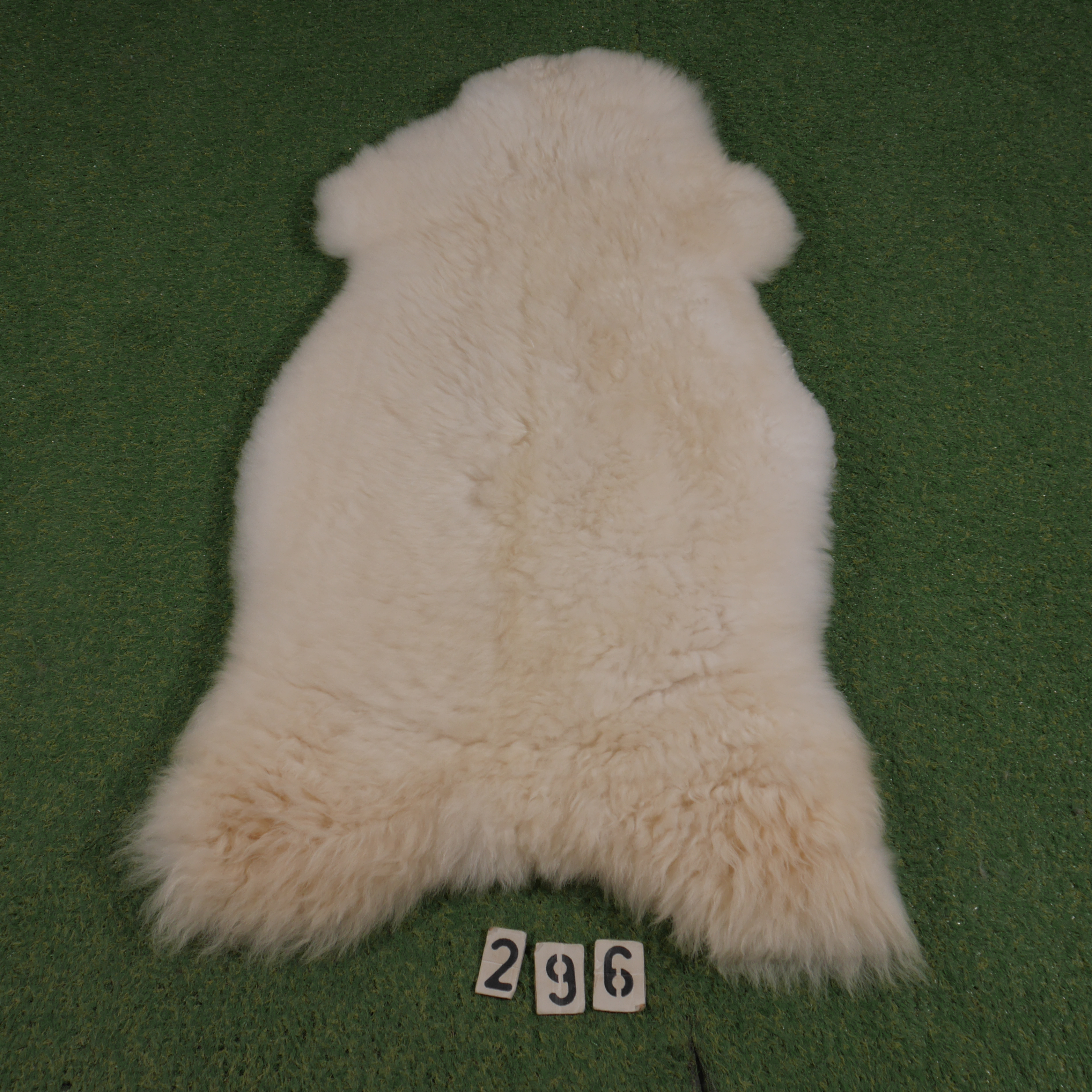 Witte schapenvacht (130 x 75 )
