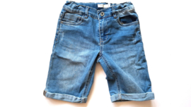 Stoere korte broek van Name it maat 140