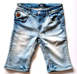 Stoere korte broek maat 158