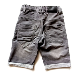 Stoere korte broek van Name it maat 140
