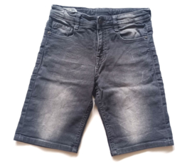 Stoere korte broek van Mitch maat 152