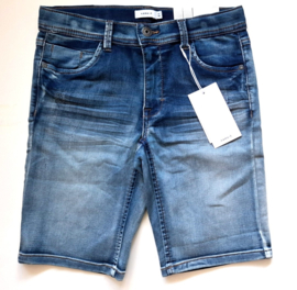 Stoere korte broek van Name it maat 158